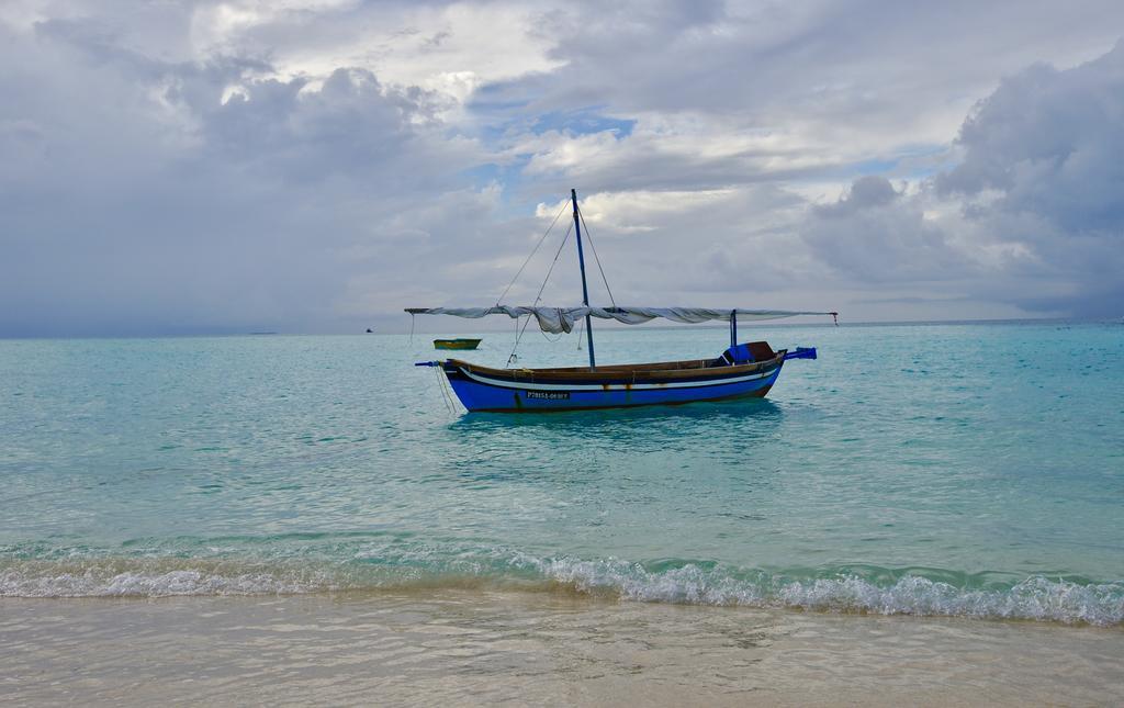 Luau Beach Inn, Maldives Fulidhoo Exterior foto